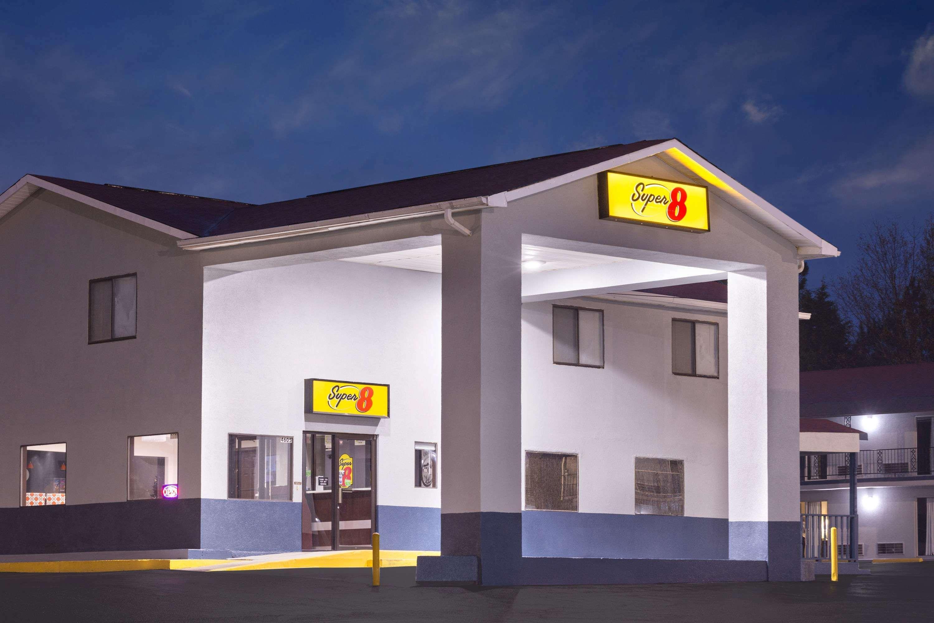 Super 8 By Wyndham Locust Grove Motel Екстериор снимка