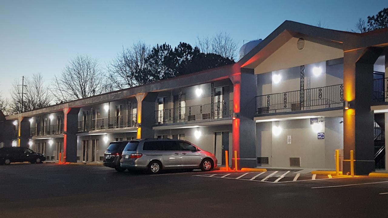 Super 8 By Wyndham Locust Grove Motel Екстериор снимка