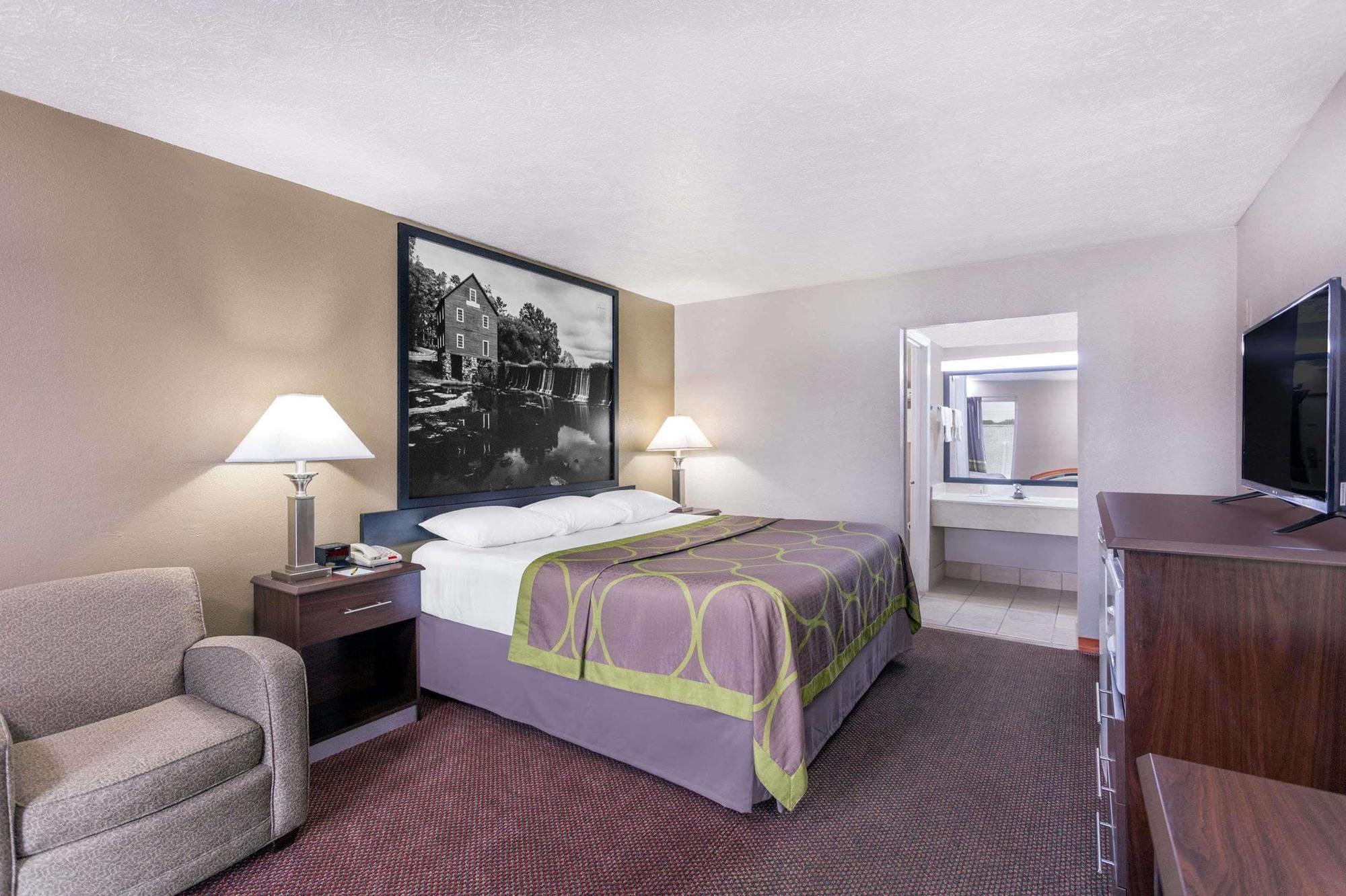 Super 8 By Wyndham Locust Grove Motel Екстериор снимка